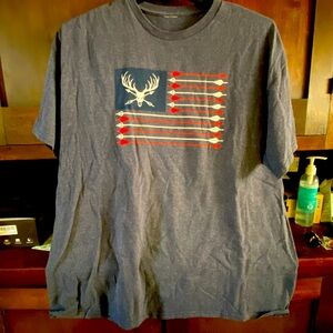 Men’s 2xl real flag and arrows tee shirt
